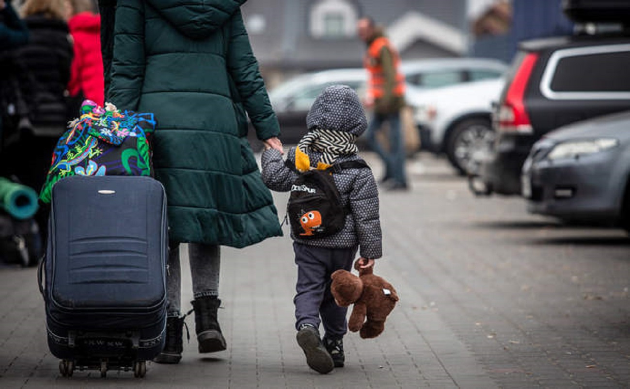 Скільки людей покине України у 2024-2025 роках: прогноз Нацбанку