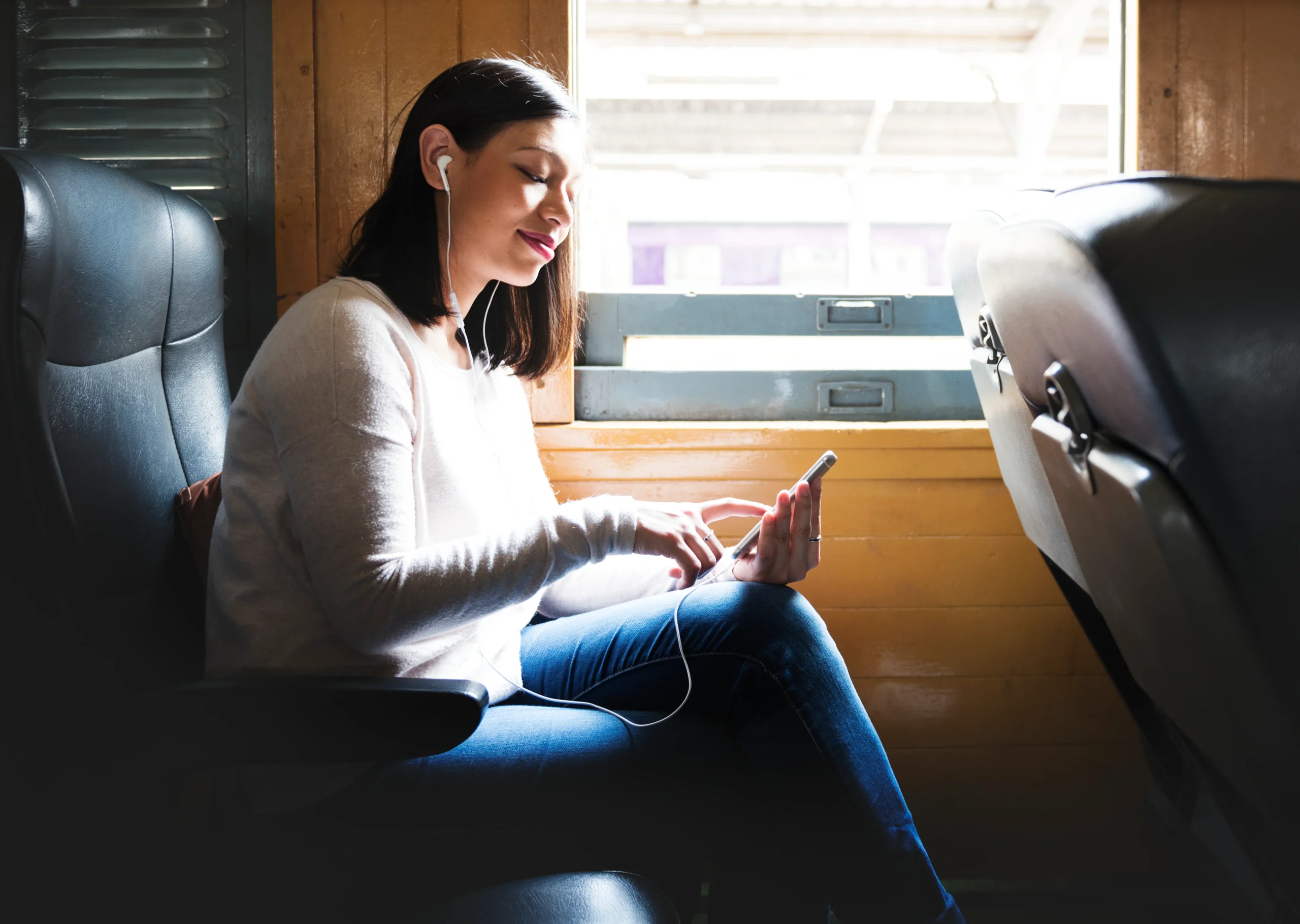 Укрзалізниця запускає Wi-Fi у потягах Інтерсіті / Фото: Freepik