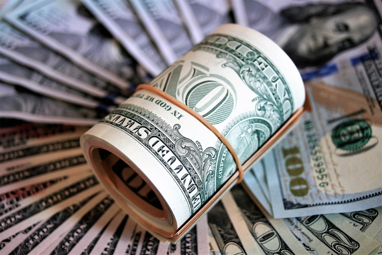 Нацбанк зменшив продаж валюти