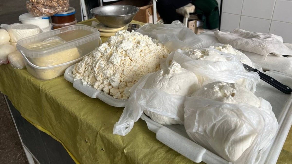 Молоко та молочні продукти на ринку / Фото: Суспільне Тернопіль