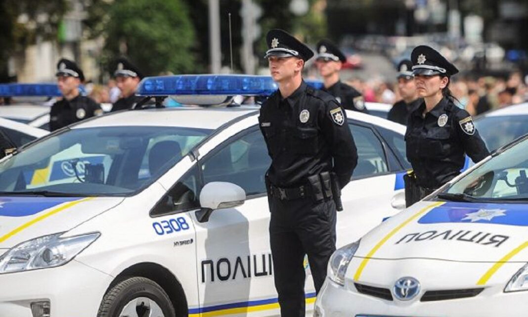 В Україні поліцейським підвищать зарплати