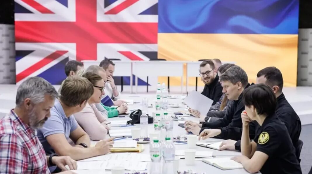 Велика Британія надасть Україні 3 млрд доларів для оборони