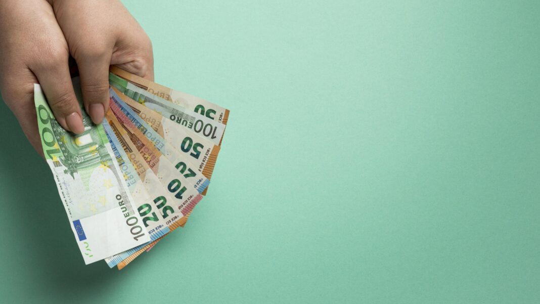 Українські доларові облігації очолили антирейтинг: найгірша динаміка серед ринків, що розвиваються / Фото: Freepik