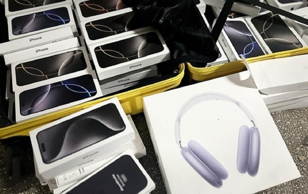 Техніка Apple в Україні (фото з відкритих джерел)