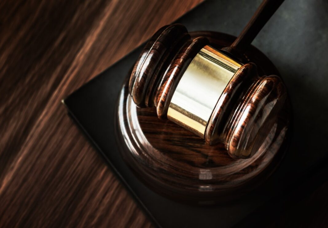 Суди зупиняють справи через мобілізацію обвинувачених