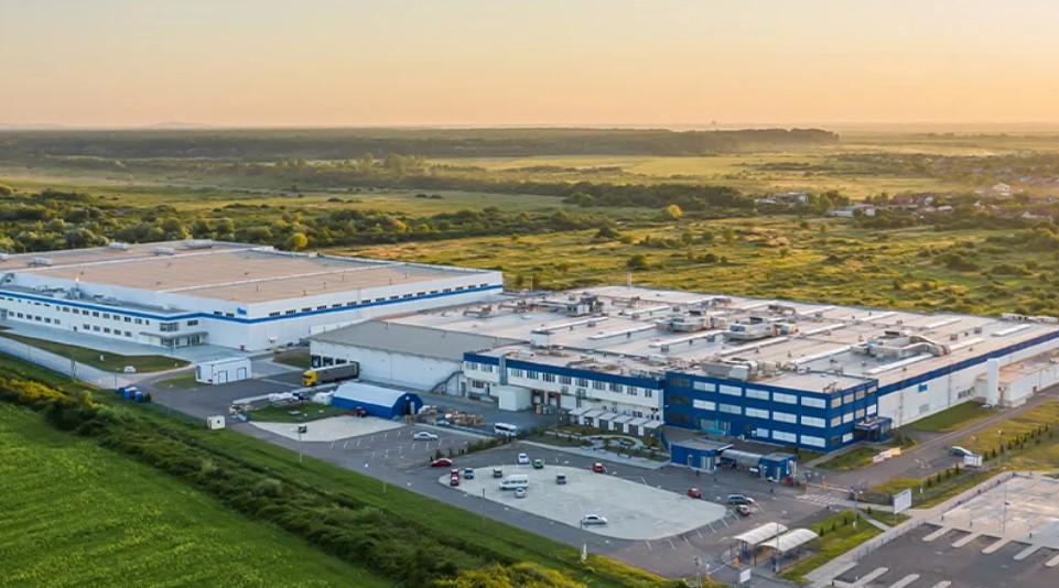 Американський завод Flex на Закарпатті отримає гроші на релокацію виробництва