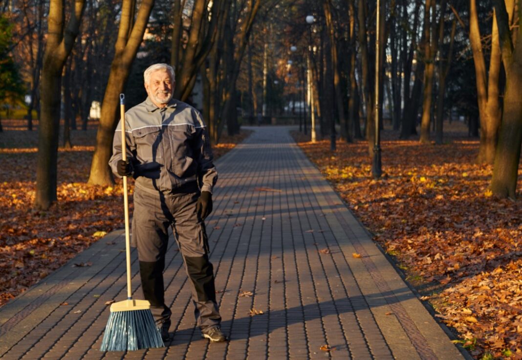 За програмою 