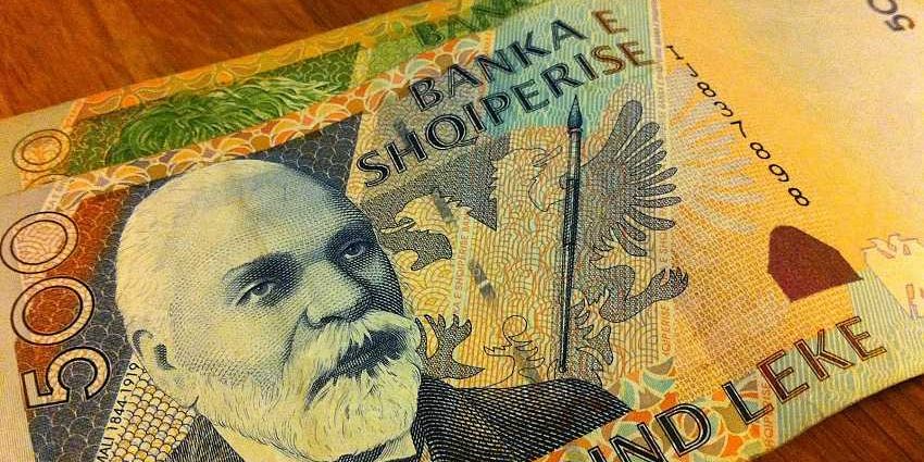 Албанія хоче відмовитись від готівки до 2030 року