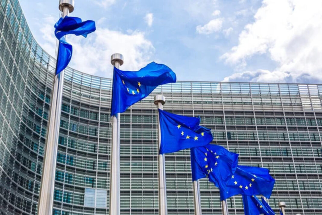 Єврокомісія виділила Україні майже 6 млрд євро та запропонувала нові механізми фінансування / Фото: depositphotos