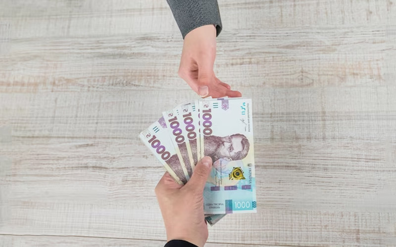 Середня зарплата в Україні (фото з відкритих джерел)