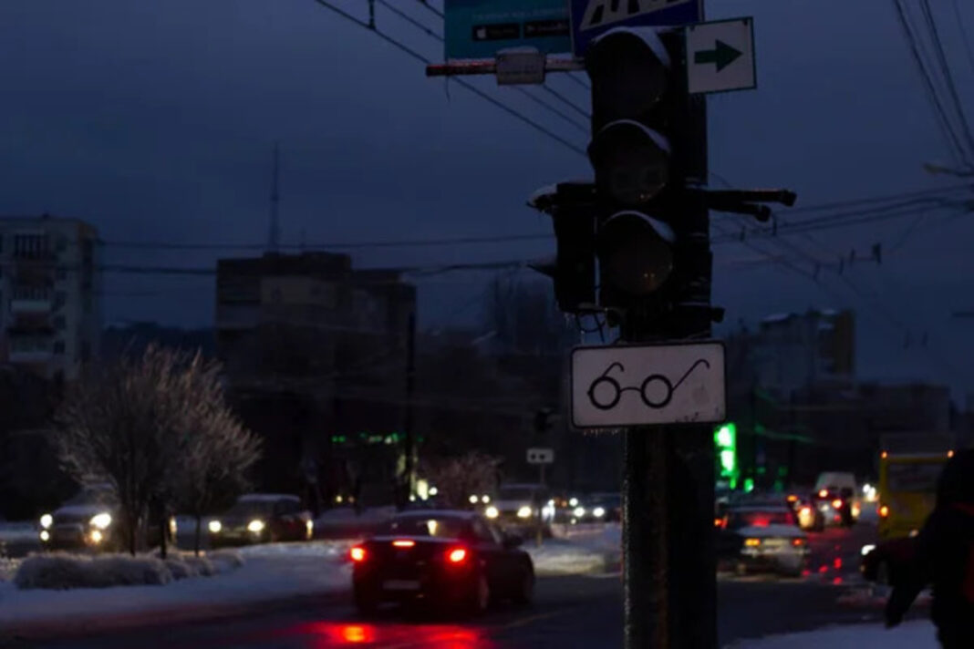 У Києві з 16 січня скорочують зовнішнє освітлення через навантаження на енергосистему / Фото: depositphotos