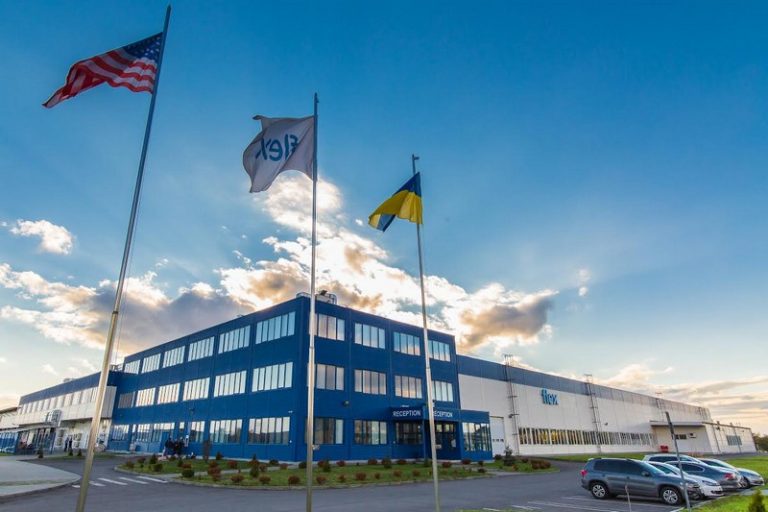 Завод Flex у Мукачево відновлює виробничі потужності після атаки РФ у серпні 2025-го