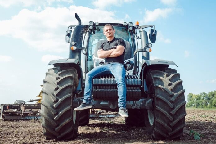 Тракторист-машиніст / Фото: Facebook Тракторист-машиніст / Фото: Facebook