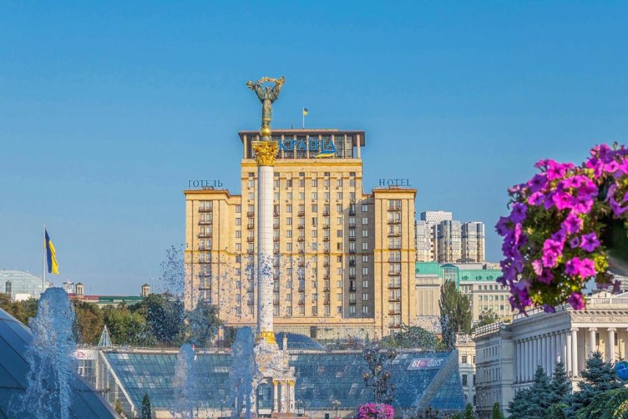 Готель Україна