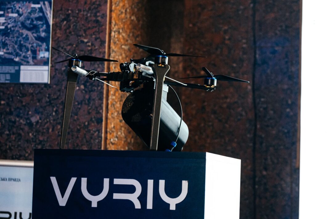 Оптоволоконний дрон компанії Vyriy Industries