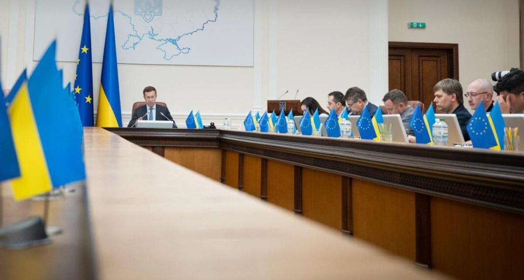 Засідання уряду на чолі з Корецьким