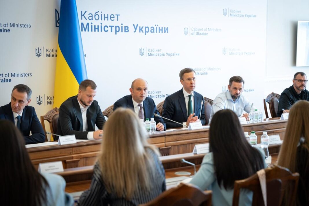 Розширена нарада Кабміну з ритейлерами
